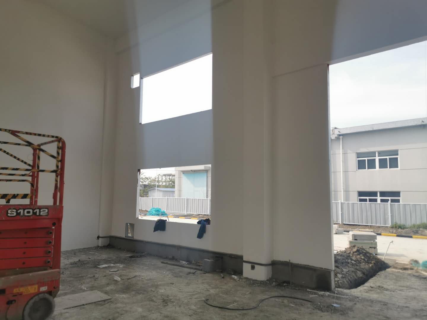 <a href='//hhpps.com' target='_blank'>泄爆墙</a>施工